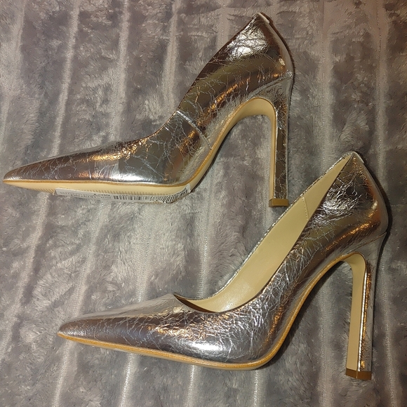 Michael Kors Silver Heels with Pointed Toe and Metallic Finish, Size 5M No Box - Picture 3 of 7